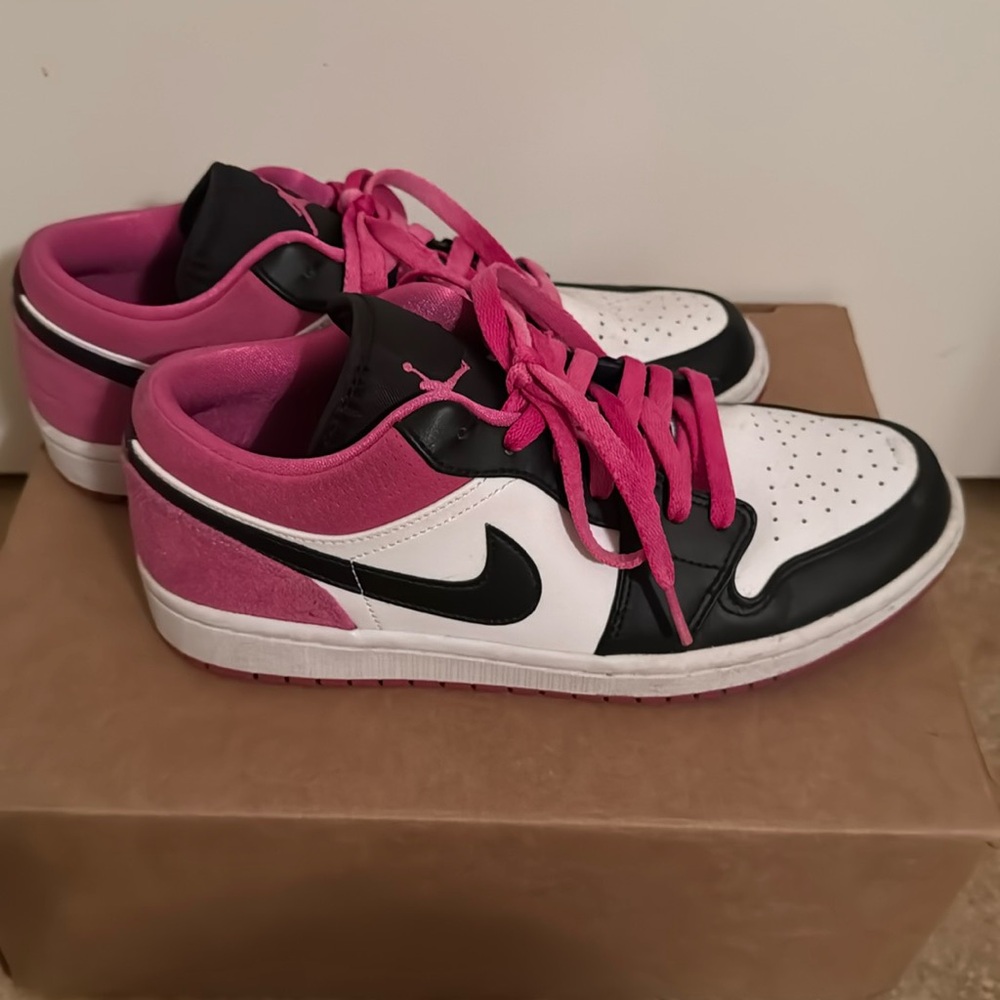Pink Jordan 1 Low